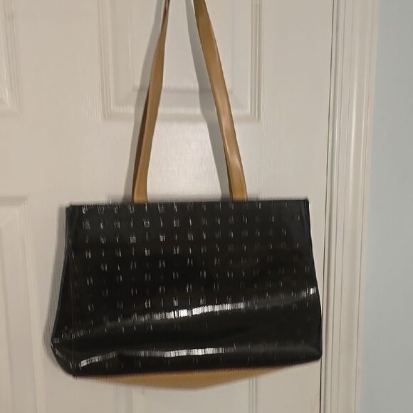 Elegant Black and Tan Tote Bag - Picture 4 of 7
